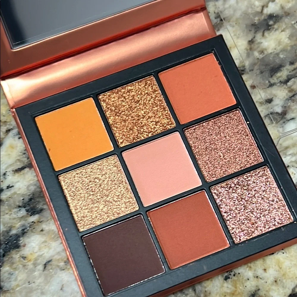 ⚡️💕Huda Beauty Topaz Obsessions Eyeshadow Palette